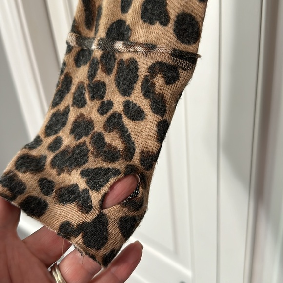 Women’s leopard top size medium. Super soft and in great condition - Picture 4 of 8